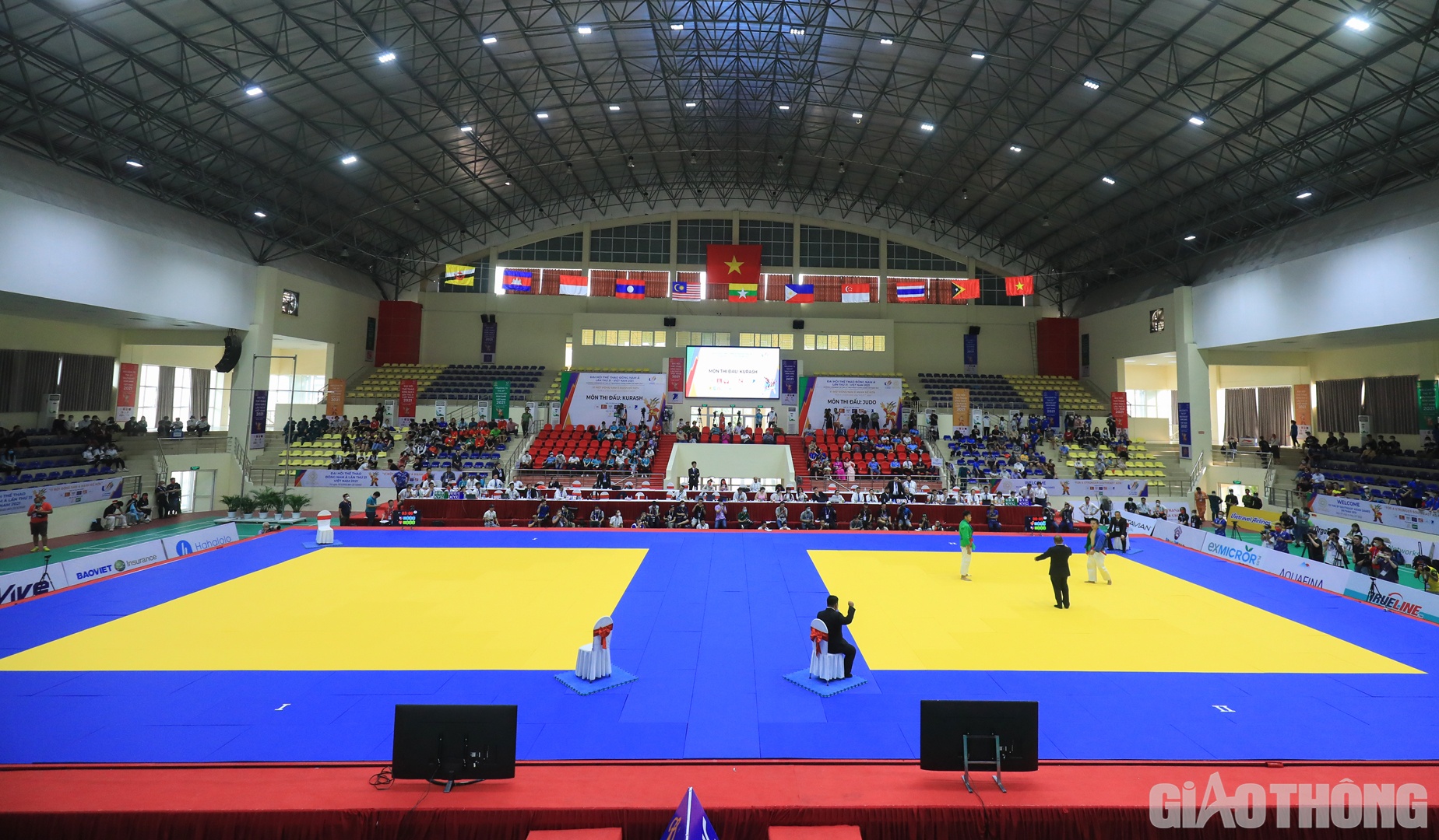 Chiều 10/5, tại Nhà thi đấu huyện Hoài Đức (Hà Nội) đã diễn ra 4 nội dung thi đấu của môn Kurash với các hạng cân dưới 48kg, dưới 52kg của nữ và dưới 81kg, dưới 90kg của nam.