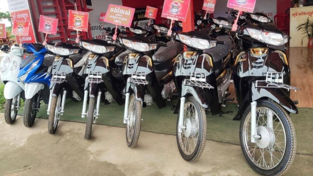 Có thể thấy Honda Dream đời 2022 mang thiết kế giống với mẫu Dream "lùn" trước đây tại thị trường Việt Nam