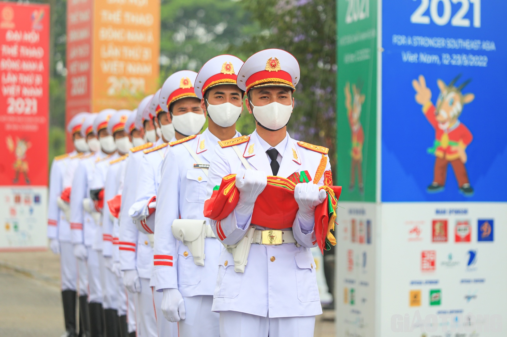 Đoàn tiêu binh chuẩn bị thực hiện nghi thức lễ thượng cờ.