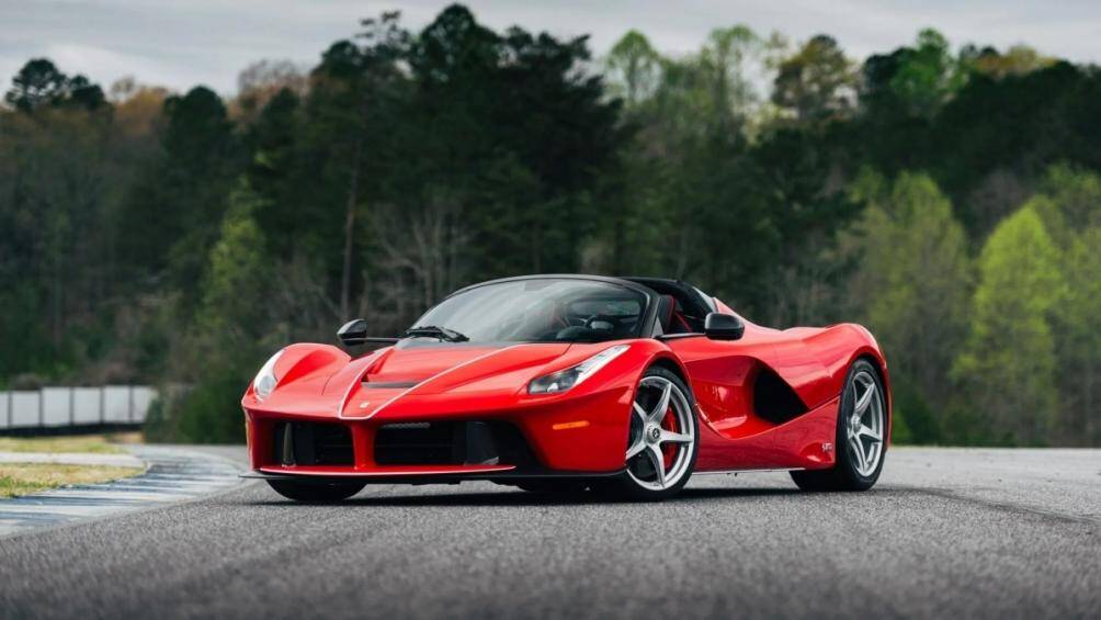 Một chiếc LaFerrari Aperta 2017 nguyên bản hiện đang được bán đấu giá trên Bring a Trailer với mức giá hơn 5 triệu USD (tương đương 110 tỷ đồng)