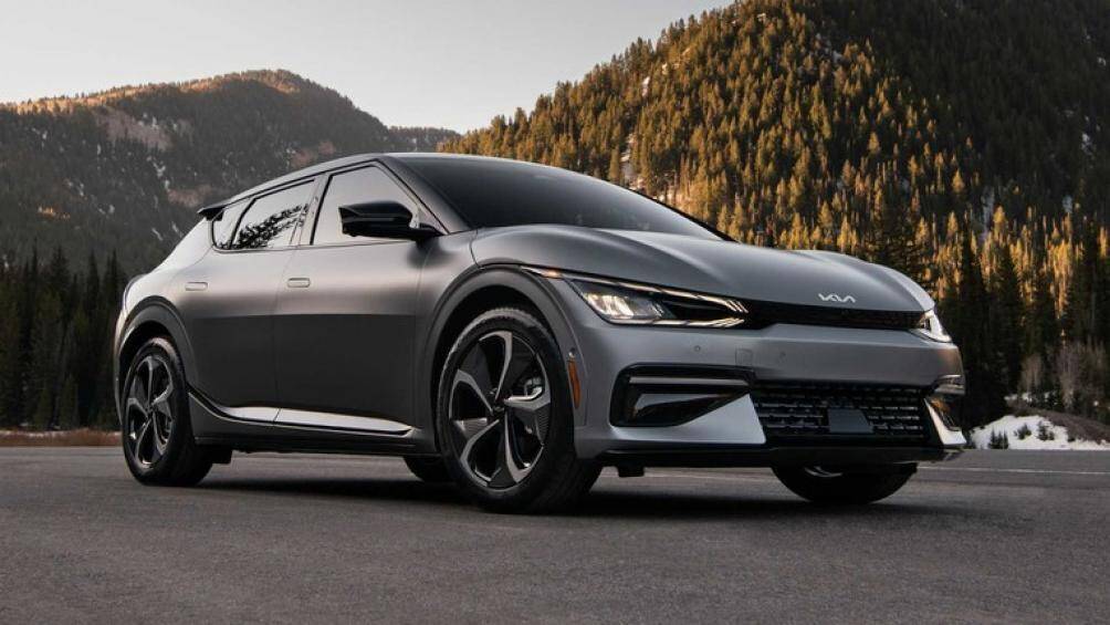 Kia EV6 (56.500 - 71.700 USD): Kiểu dáng phân cực, khả năng lái tuyệt vời, cabin rộng rãi và công nghệ hàng đầu