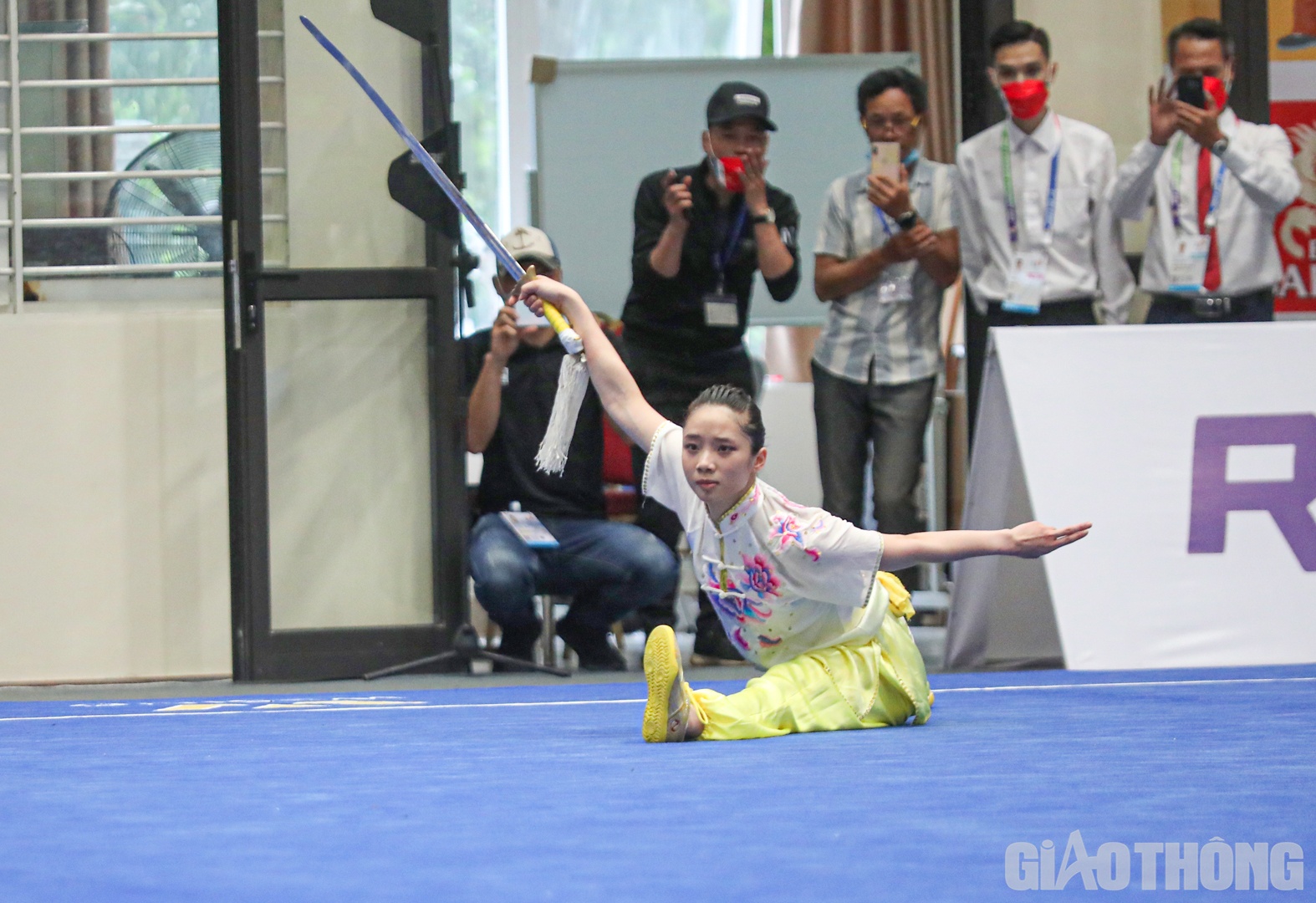 Lần gần nhất dự SEA Games 29 ở Malaysia, Thúy Vi từng giành 2 HCV nội dung kiếm thuật và thương thuật nữ.