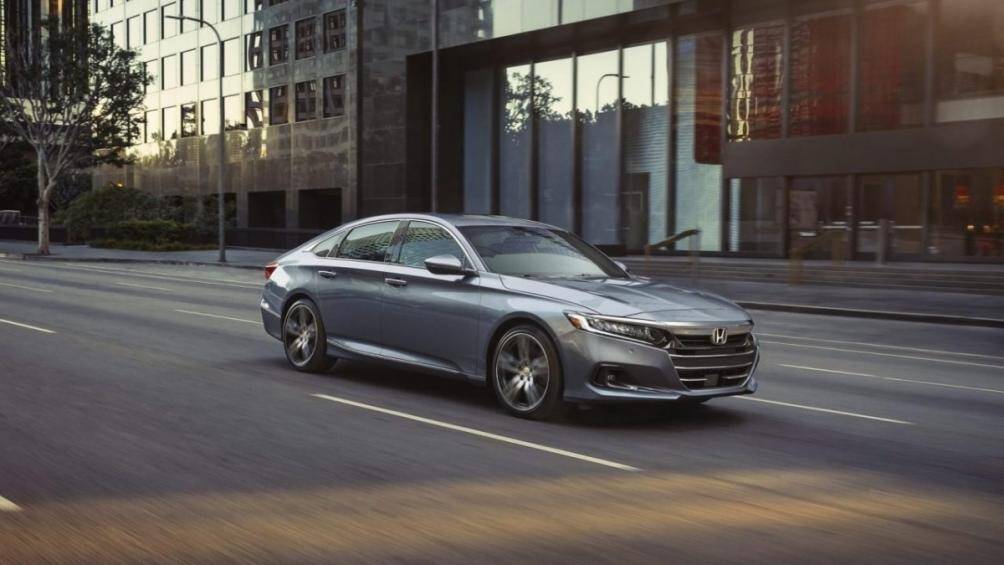 Xe hạng trung hiệu quả nhất – Honda Accord (7,84 L/100 km thành phố/ 6,19 L/100 km cao tốc)