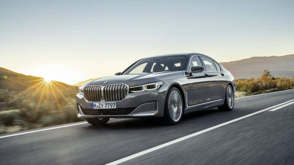 Xe full-size hiệu quả nhất – BMW 740i (10,69 L/100 km trong thành phố/ 8,11 L/100 km trên cao tốc)
