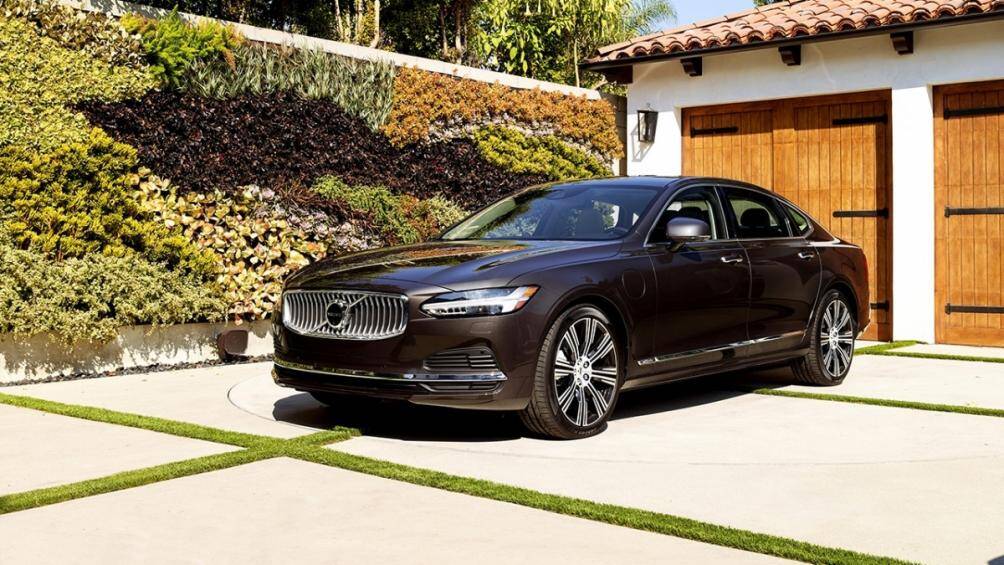 Xe Hybrid Plug-in full-size hiệu quả nhất – Volvo S90 T8 AWD Recharge ( tương đương 3,56 L/100 km)
