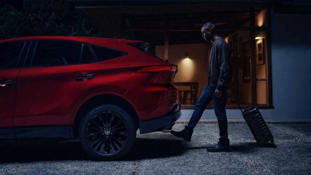 Trang bị an toàn tiêu chuẩn với Toyota Safety Sense 2.5. Gói trang bị này hiện đã được nâng cấp công nghệ hỗ trợ chống va chạm và phát hiện người đi bộ