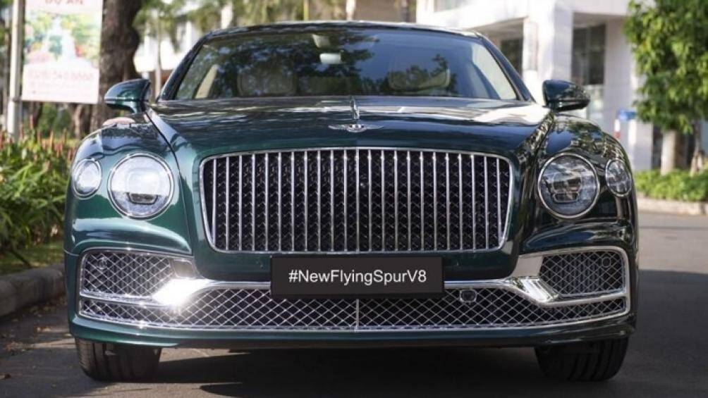 Xe sở hữu kết cấu khung sườn mới bằng nhôm và composite, giúp cắt giảm khối lượng nhưng vẫn đảm bảo độ chắc chắn