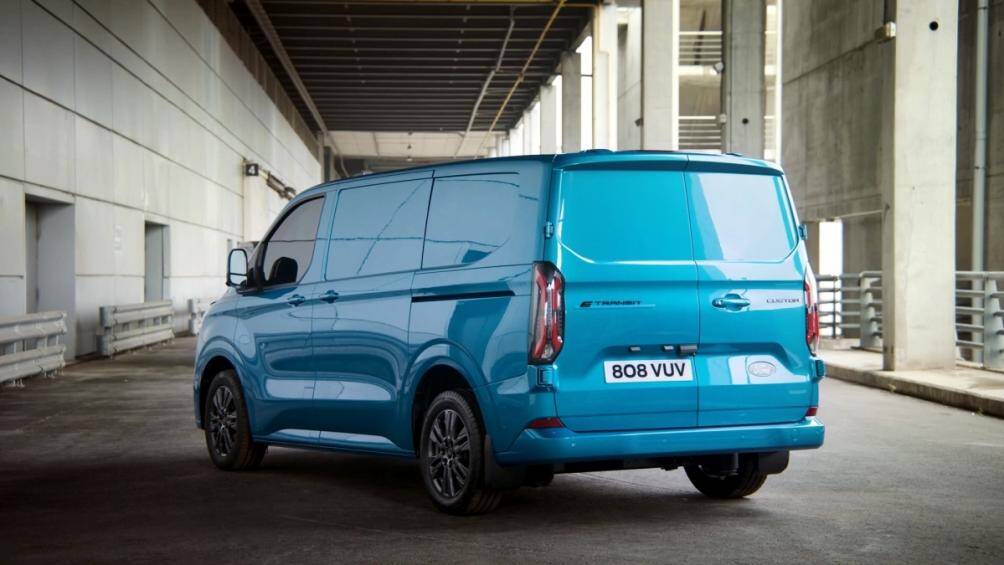 Thông tin cụ thể về Ford E-Transit Custom 2024 sẽ được công bố trong tháng 9 tới, trước khi được bắt đầu sản xuất tại Thổ Nhĩ Kỳ trong nửa cuối năm 2023