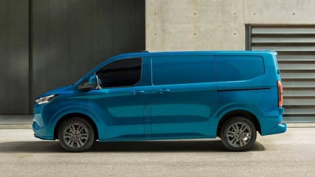 Nhà sản xuất ô tô cho biết, xe được hỗ trợ bởi phần mềm Ford Pro, các giải pháp tính phí, dịch vụ và tài chính thông qua một nền tảng toàn diện