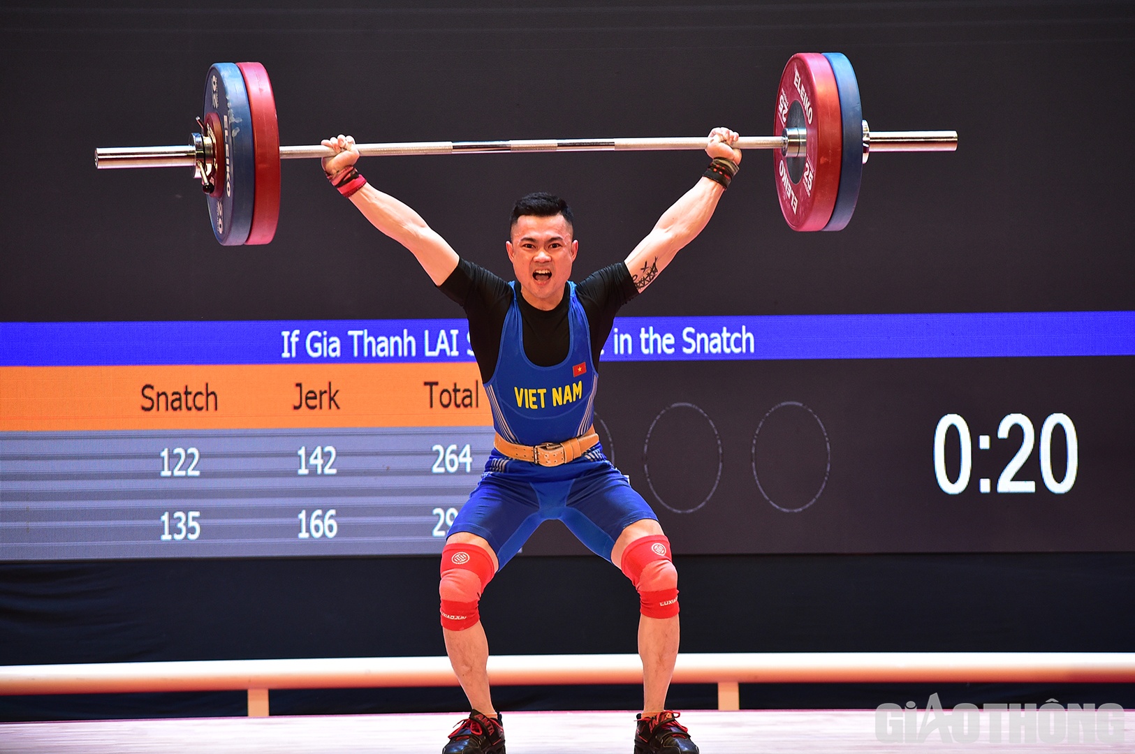 Ngay ở mức tạ đăng ký, Lại Gia Thành đã đặt thông số vượt trội các đối thủ với mức 120kg cử giật và 150kg cử đẩy. Ở phần thi cử giật, vận động viên quê Bắc Ninh dễ dàng vượt qua mức tạ 116kg, rồi 120kg.