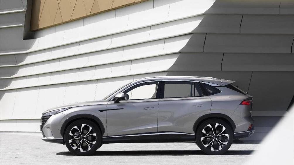 Ở thế hệ mới, Roewe RX5 sở hữu chiều dài 4.655 mm, chiều rộng 1.890 mm, chiều cao 1.655 mm và chiều dài cơ sở 2.765 mm