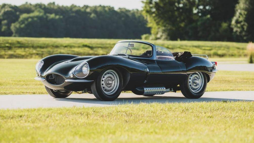 Jaguar XKSS: Năm 1957, Jaguar đã lên kế hoạch sản xuất 25 chiếc và chỉ có 16 chiếc được bán ra, 9 chiếc còn lại đã bị một đám cháy thiêu rụi