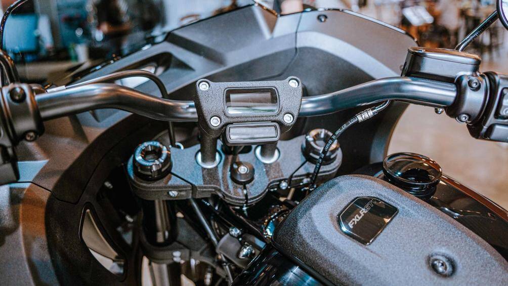 Low RiderTM ST được trang bị bình xăng 18.9 lít với hiệu suất tiêu thụ nhiên liệu là 5 lít/100km