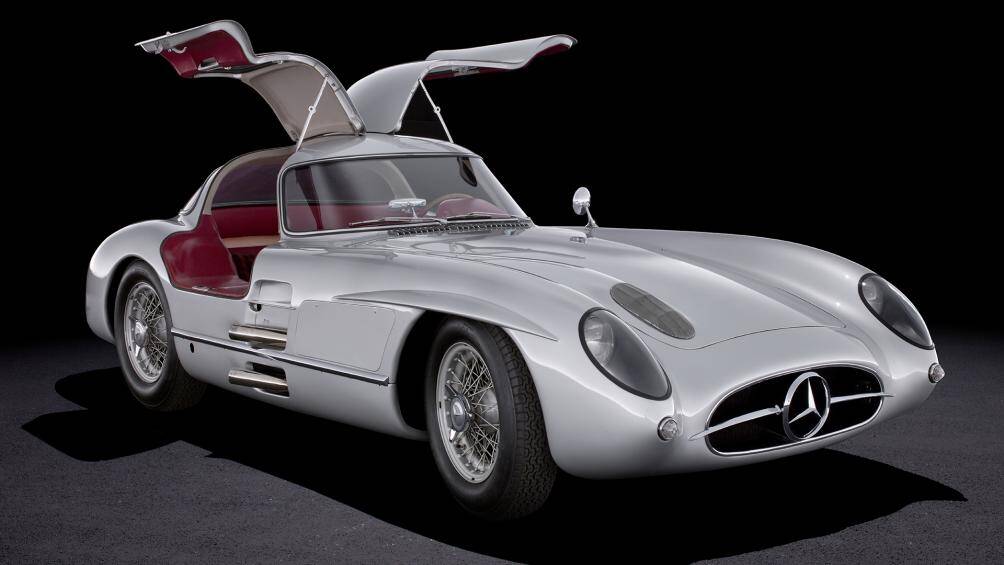 Chiếc Mercedes-Benz 300 SLR Uhlenhaut Coupe đời 1955 đã được bán đấu giá tới 142 triệu USD (3.290 tỷ đồng), hiện là chiếc xe đắt nhất thế giới