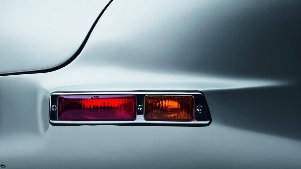 Vụ mua bán diễn ra vào ngày 5/5 trong một cuộc đấu giá bí mật tại Bảo tàng Mercedes-Benz ở Stuttgart (Đức)