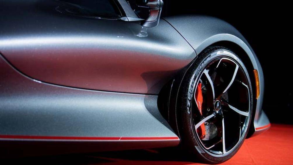 Chiếc xe được bán đấu giá cho một khách hàng bí mật. Số tiền thu được từ việc bán xe sẽ được sử dụng để thành lập một quỹ học bổng toàn cầu