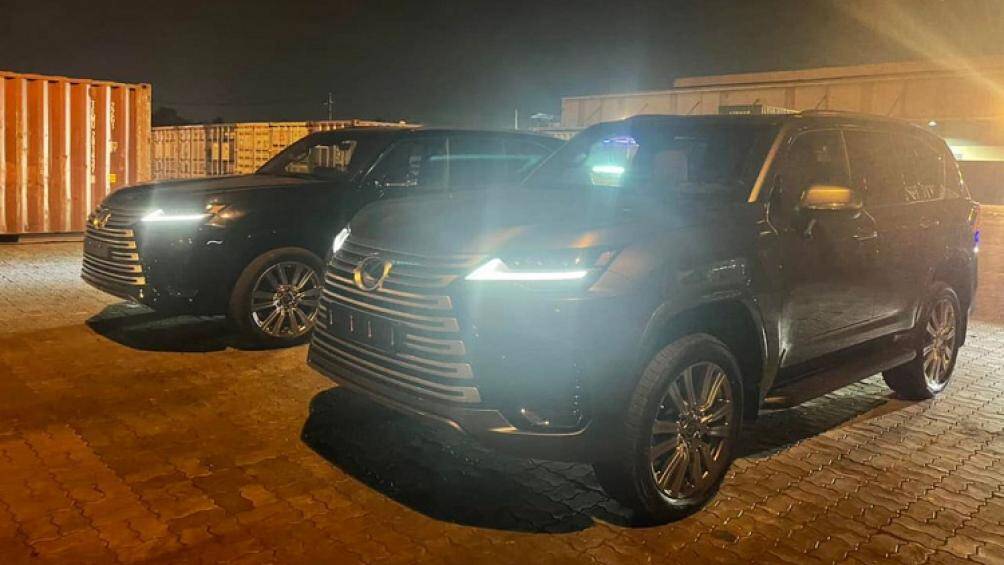 Hai chiếc Lexus LX 600 2022 được đơn vị doanh nghiệp tư nhân tại Hà Nội nhập khẩu đều thuộc phiên bản VIP cao cấp nhất
