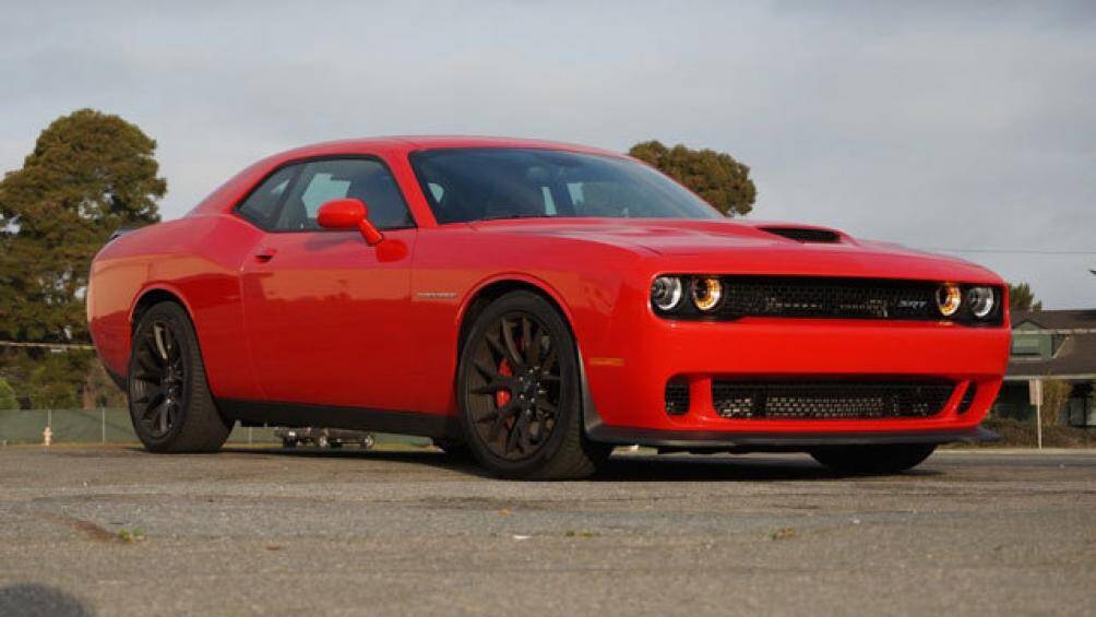 9. Dodge Challenger SRT Hellcat 2015