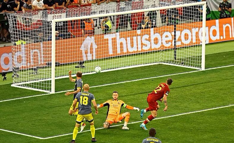 Rạng sáng 26/5, Roma gặp Feyenoord trong trận chung kết Conference League mùa giải 2021-2022. Bàn thắng duy nhất của Zaniolo ở phút 32 giúp "bầy sói" đánh bại đối thủ.