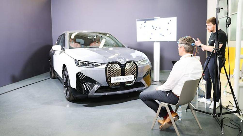 Một khi bộ não được nghỉ ngơi, những thay đổi của màu sắc trên iX Flow cũng trở nên dịu và đều màu hơn