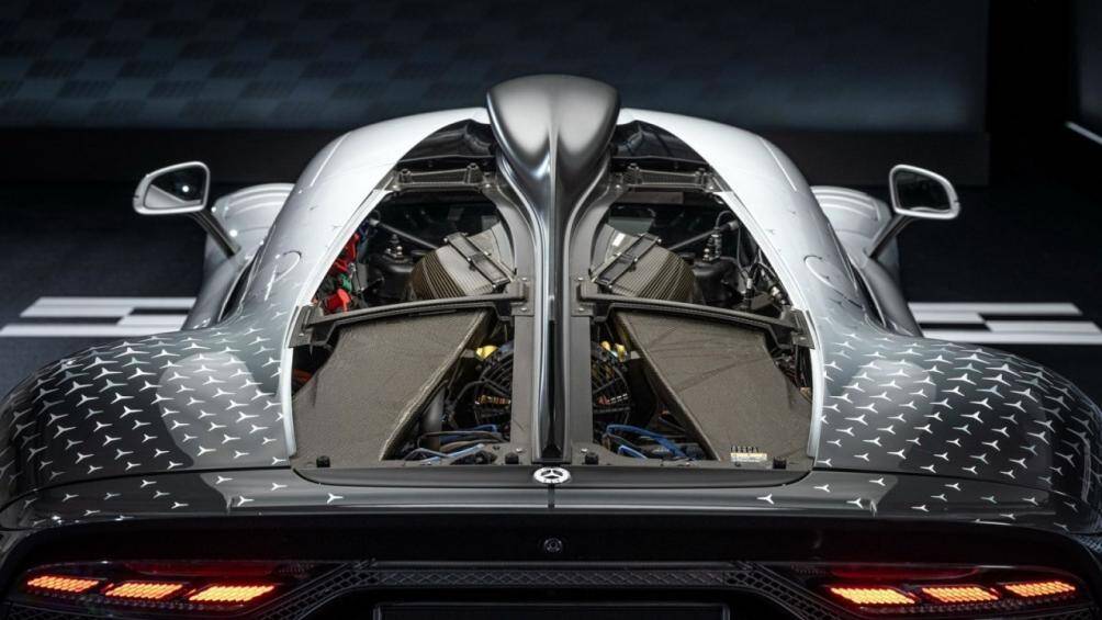 Do không có kính chắn gió sau, tính năng MirrorCam thời gian thực sẽ thay thế gương chiếu hậu để quan sát các khu vực phía sau xe