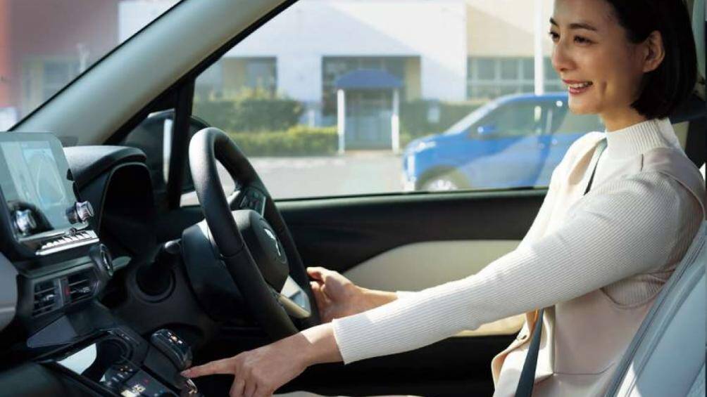 Hệ thống pin này có thể sử dụng như bộ phát điện di động trong trường hợp khẩn cấp hay trong trường hợp không tìm thấy nơi sạc điện