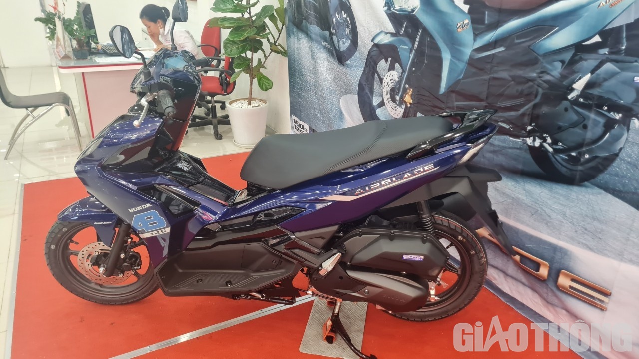 Bước sang thế hệ mới, phần khung xe Honda Air Blade 160 2022 đã được tinh chỉnh lại trau chuốt và tỉ mỉ hơn các phiên bản tiền nhiệm