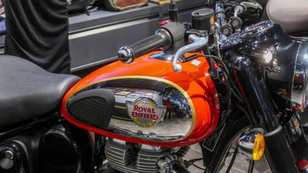 Classic 350 có chiều cao yên ngồi 810 mm, trọng lượng 191 kg, bình xăng có dung tích lớn 13,1 lít, cùng bộ vành bánh 19-inch cho cả phía trước và sau