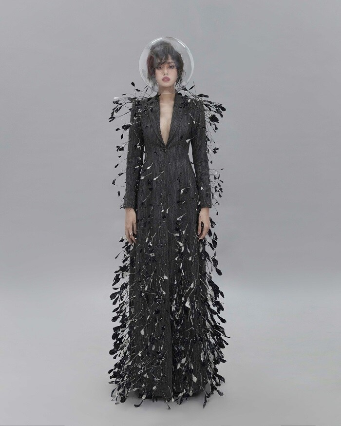 Dù đã là "mẹ bỉm sữa", Tường San cũng nhanh chóng lấy lại được hình thể gọn gàng, săn chắc