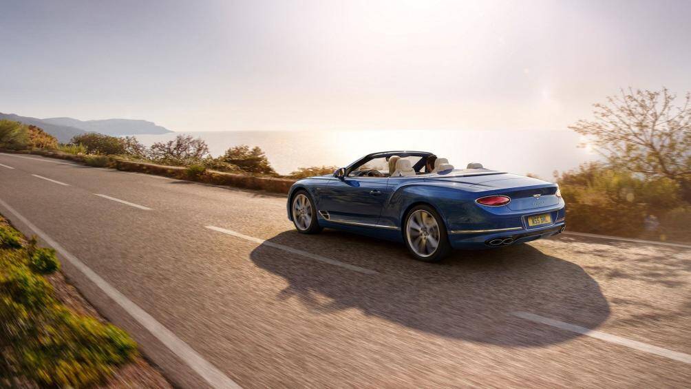 Hàng ghế trước với khả năng điều chỉnh lên đến 22 hướng đi kèm với chức năng sưởi và thông gió, có thể lập trình cài đặt chế độ massage