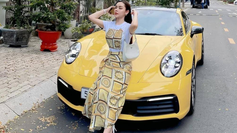 Ước tính số tiền mà 9X này sở hữu xe Porsche 911 Carrera S phải trên 9 tỷ đồng