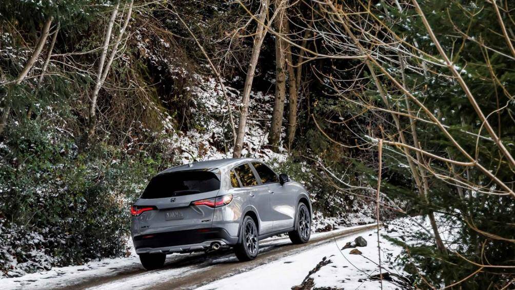 Honda HR-V 2023 có thể tích khoang hành lý 691 lít. Nếu ghế sau gập xuống, thể tích khoang hành lý sẽ tăng lên 1.560 lít