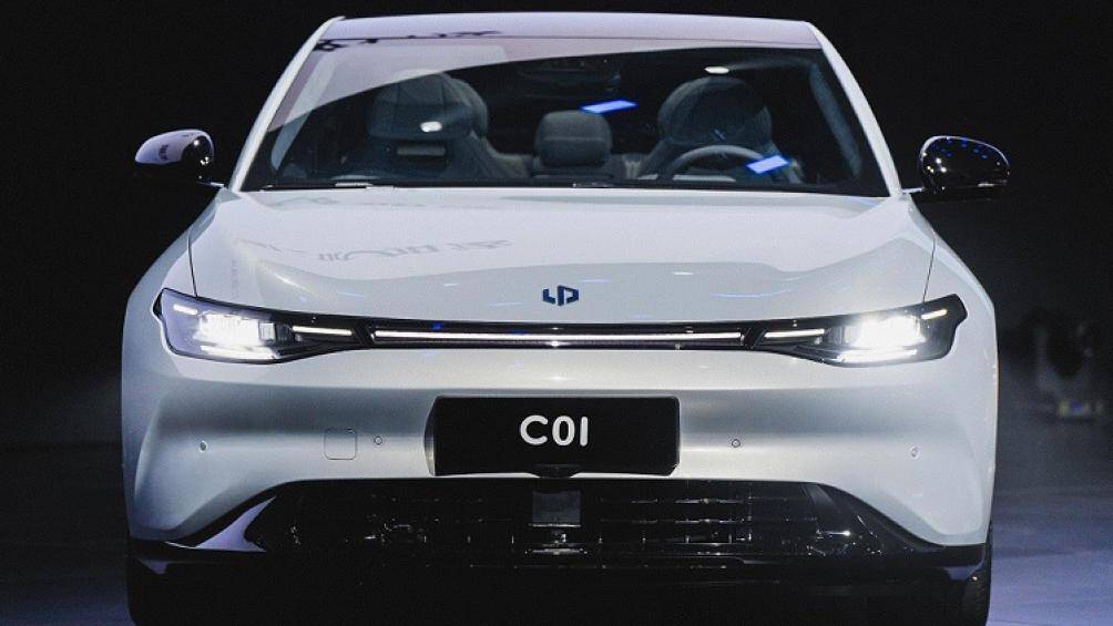 Mẫu sedan Leapmotor C01 chạy điện vừa được trình làng tại Triển lãm ô tô Quảng Đông đã có 45.000 khách hàng Trung Quốc đặt mua
