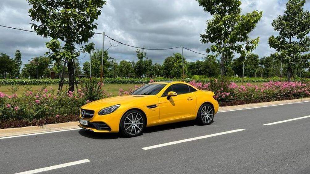 Chủ tịch thương hiệu cà phê Trung Nguyên Đặng Lê Nguyên Vũ vừa đem về garage chiếc Mercedes-AMG SLC 43