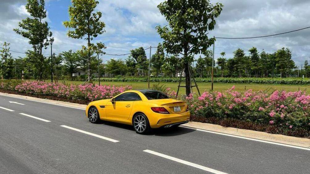 Hiện chưa rõ ông Đặng Lê Nguyên Vũ đã mua chiếc Mercedes-AMG SLC 43 này với giá bao nhiêu