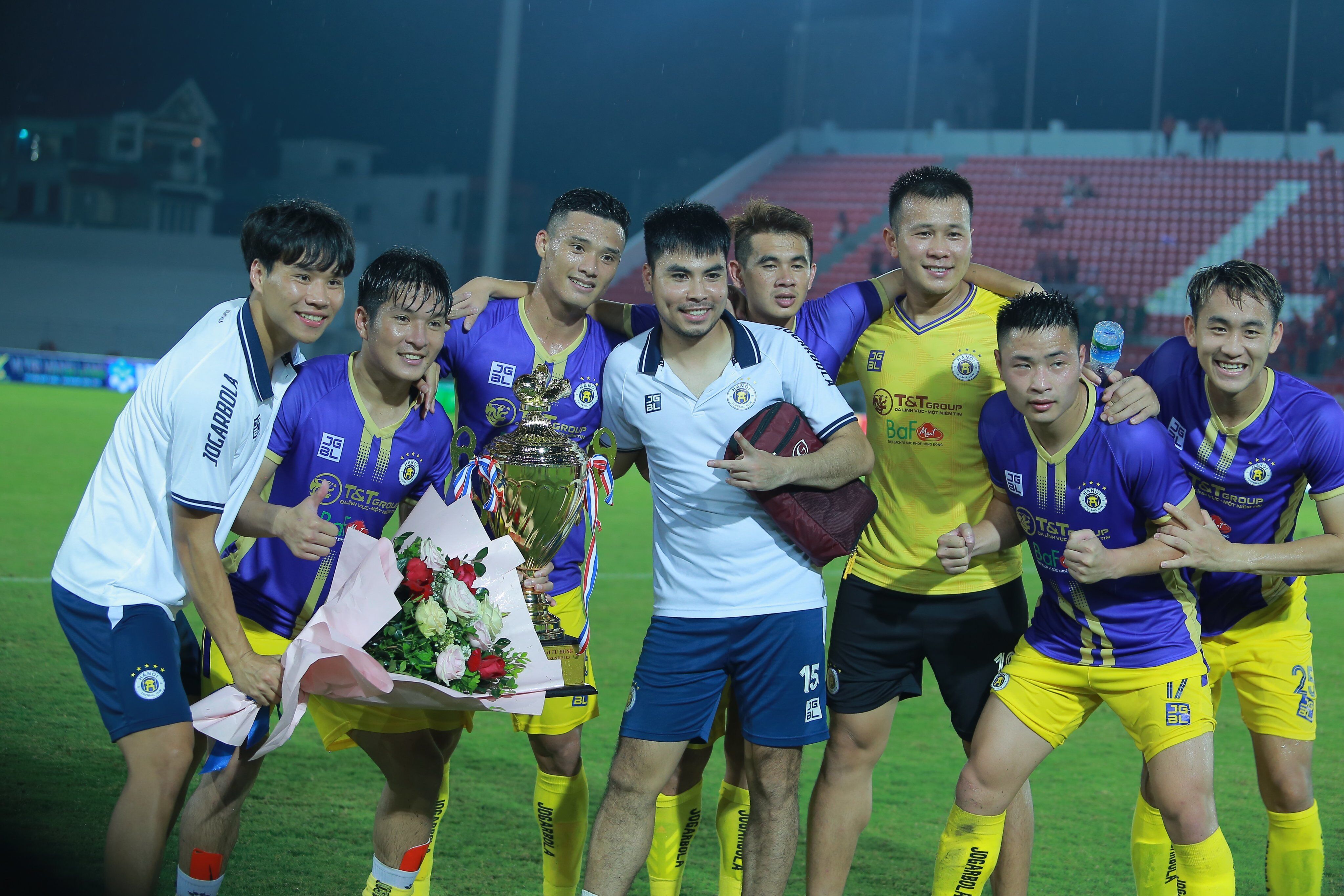 Chung cuộc, Hà Nội FC lên ngôi vô địch với 7 điểm. Hải Phòng xếp thứ 2 với 5 điểm. HAGL (3 điểm) về thứ 3 trong khi Viettel FC (1 điểm) đứng cuối cùng.