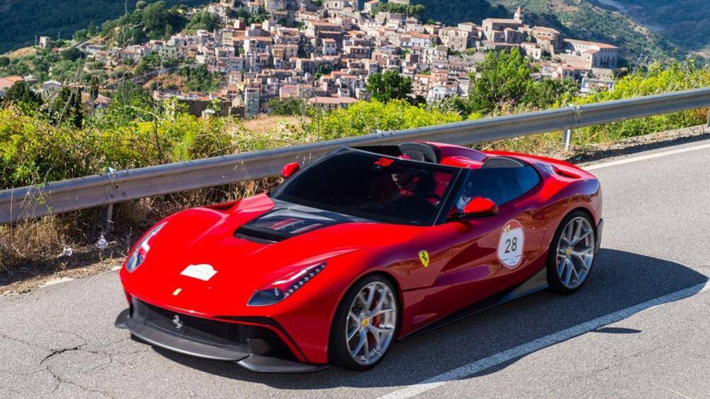 3. Ferrari F12 TRS (số lượng xe sản xuất: 2 chiếc)