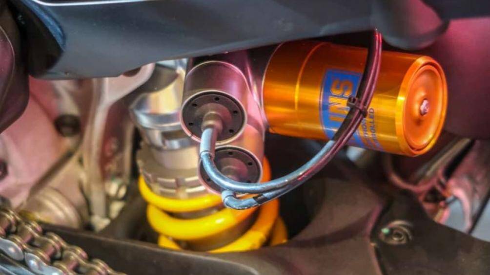 Tại Malaysia và một số quốc gia Đông Nam Á khác, Streetfighter V4SP được trang bị bánh xe Marchesini magie