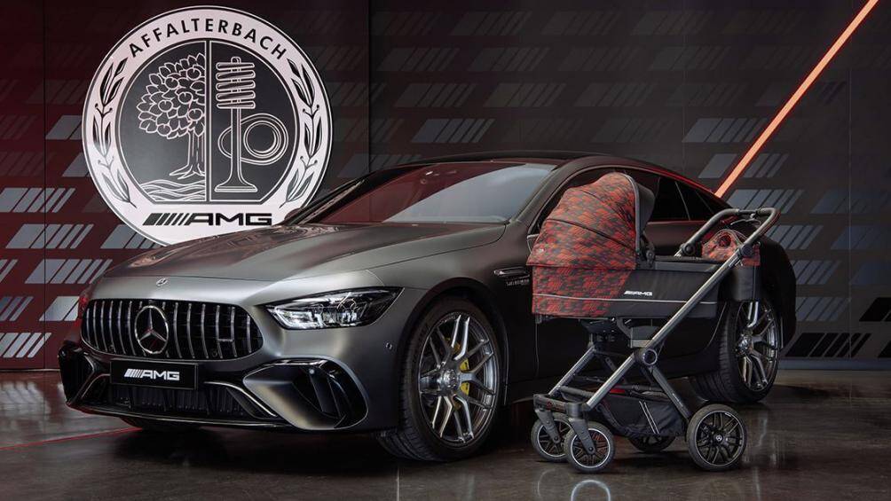 Mercedes và thương hiệu Hartan vừa ra mắt mẫu xe đẩy lấy cảm hứng từ phiên bản thể thao Mercedes-AMG GT