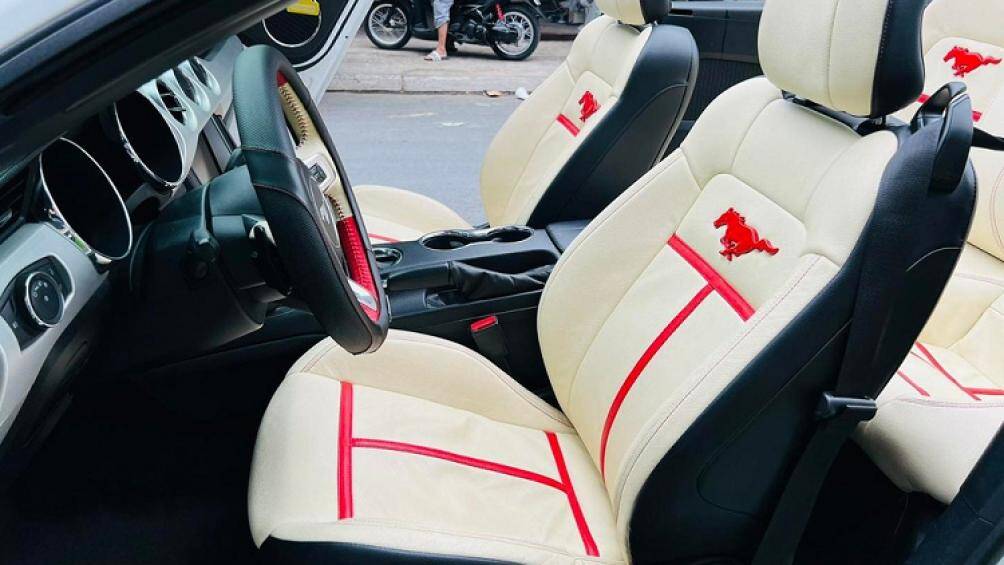 Được biết, chi phí để độ cửa cắt kéo trên Ford Mustang mui trần 2015 vào khoảng 65 tới 120 triệu đồng