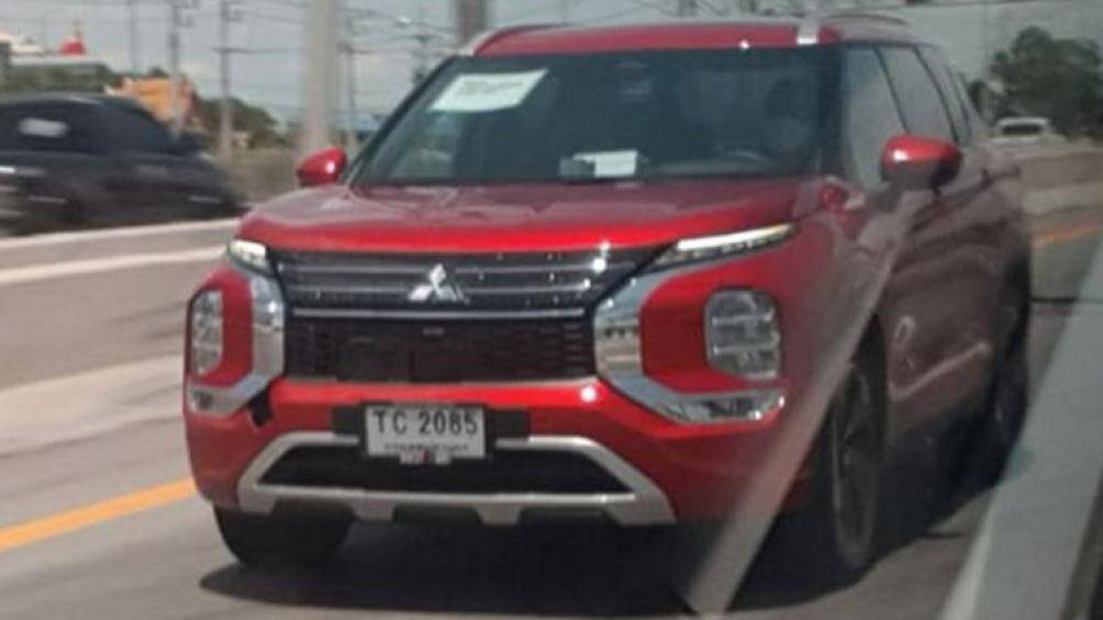 Những hình ảnh mới nhất của chiếc Mitsubishi Outlander 2022 vừa lộ diện khi đang chạy thử tại Thái Lan và được dự đoán sẽ sớm có mặt tại Việt Nam