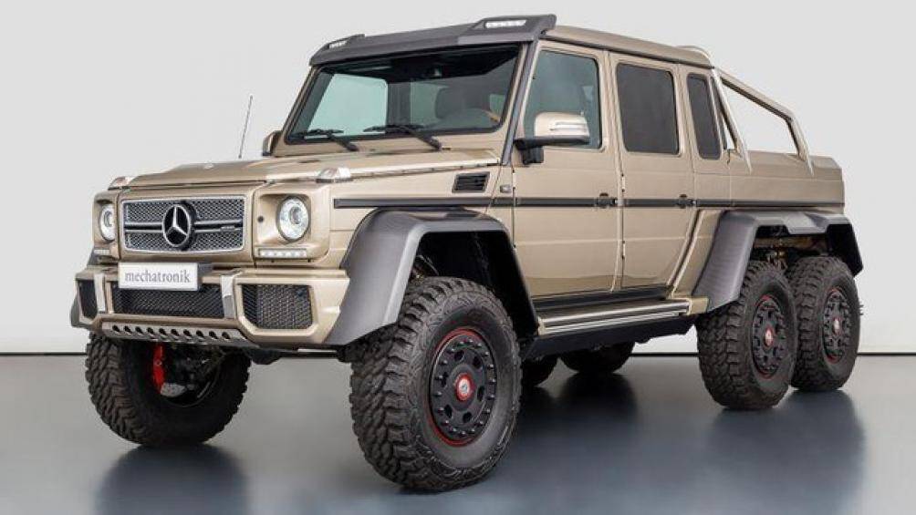 Mercedes-Benz G63 AMG 6X6: Vào năm 2013, AMG đã lấy một chiếc G63 và bổ sung thêm một số thanh khung và thùng xe phía sau, tạo ra G63 AMG 6X6