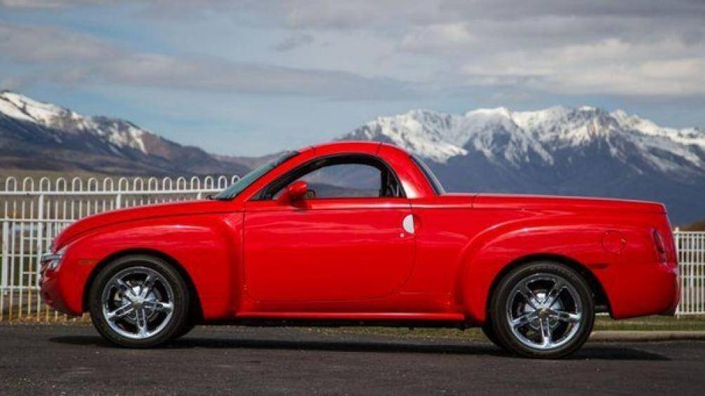 Chevrolet SSR: Kiểu dáng của mẫu xe này được lấy cảm hứng từ chiếc xe bán tải Chevrolet Advance Design 1951
