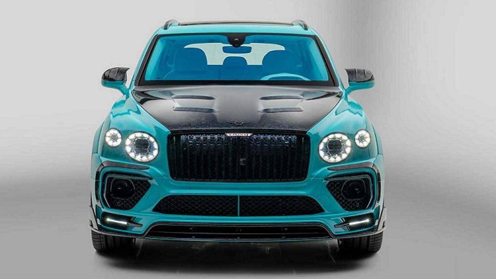 Ở cản, Bentley Bentayga độ Mansory cũng được lắp đặt thêm phần líp trước, lưới tản nhiệt đã được thay thế thành dạng nan lưới dọc