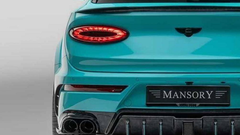 Ngoài ra, Mansory còn đem tới cho xe hai phần cánh gió mới, một cánh gió nằm trên phần đuôi kính xe, một cánh gió carbon nằm trên phần nắp cốp