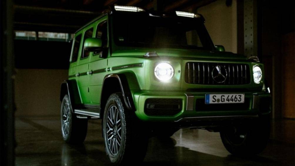 Mercedes-AMG G63 4x42 có những khác biệt rõ rệt so với G-Wagen thông thường với các ốp vòm bánh xe mở rộng cùng bộ mâm địa hình kích thước 22 inch