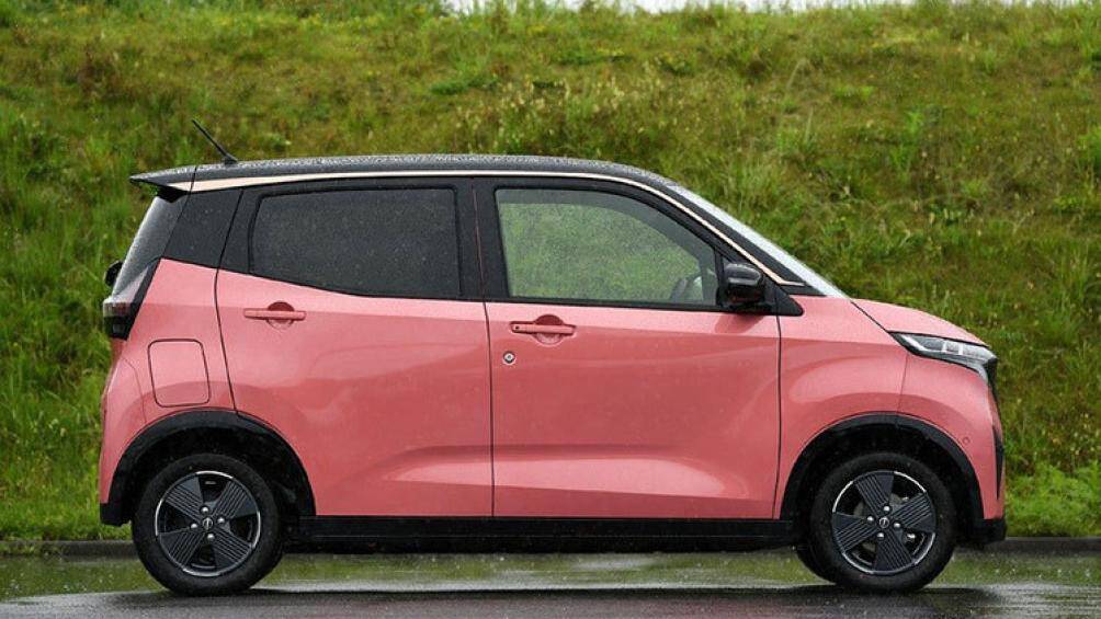 Theo hãng Nissan, chỉ sau 3 tuần ra mắt, Sakura đã được hơn 11.000 khách hàng Nhật Bản đặt mua