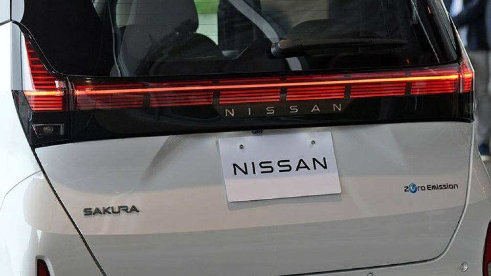 Tại thị trường Nhật Bản, mẫu ô tô điện này được chia thành 3 bản trang bị, bao gồm S, X và G.
Giá xe Nissan Sakura 2022 khởi điểm từ 1,78 triệu Yên (322 triệu đồng)