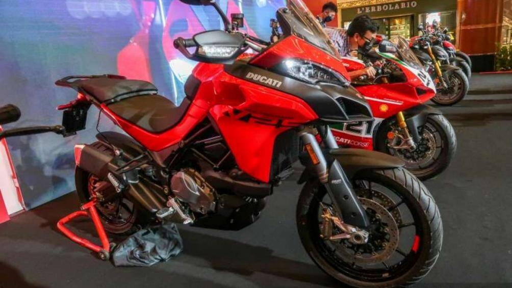 Không chỉ Ducati Streetfighter V2, mẫu xe Adventure Multistrada V2S cũng vừa được  ra mắt tại Malaysia