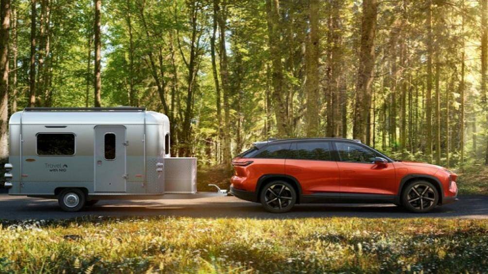 "Trái tim" của Nio ES7 là 2 mô-tơ điện, tạo ra hệ dẫn động 4 bánh toàn thời gian. Hai mô-tơ này có công suất tổng cộng 644 mã lực và mô-men xoắn cực đại 850 Nm